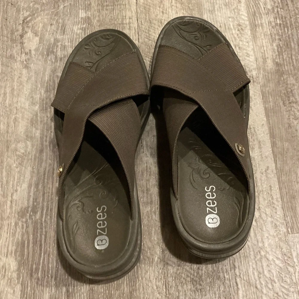 Bzees Desire slide on sandal New never worn - Picture 1 of 3